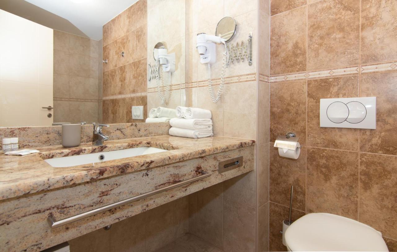 Residence Marina Rose M Apartment By Locap Group Portorose Esterno foto